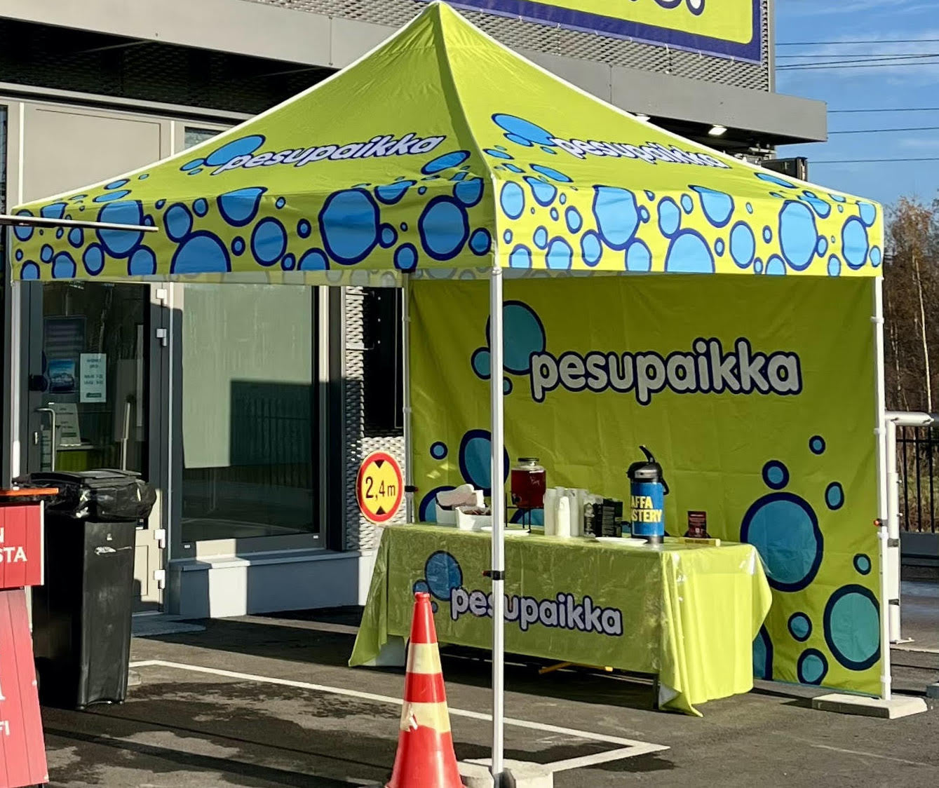 Pop up teltta 3x3m, 40mm alumiinirunko, nopea kasata. Toriteltta / näyttelyteltta / markkinateltta / Teltta painatuksella