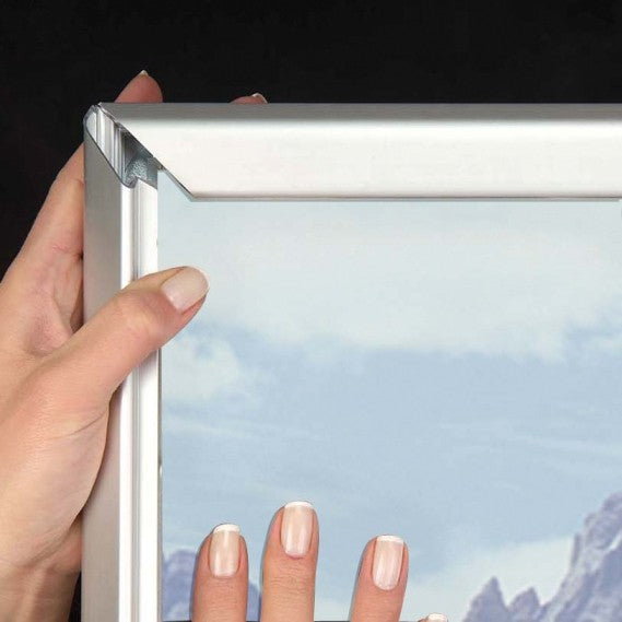 B2- Snapframe 25mm juliste/mainoskehys